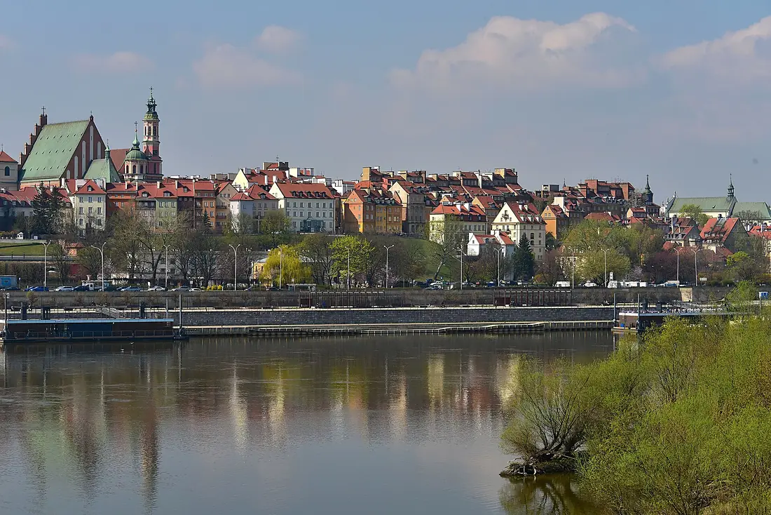 Old Town in Warsaw view from Vistula 2019b
