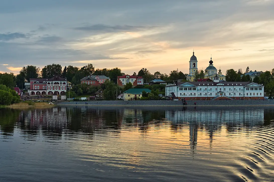 Myshkin. Volga River P5272899 2350