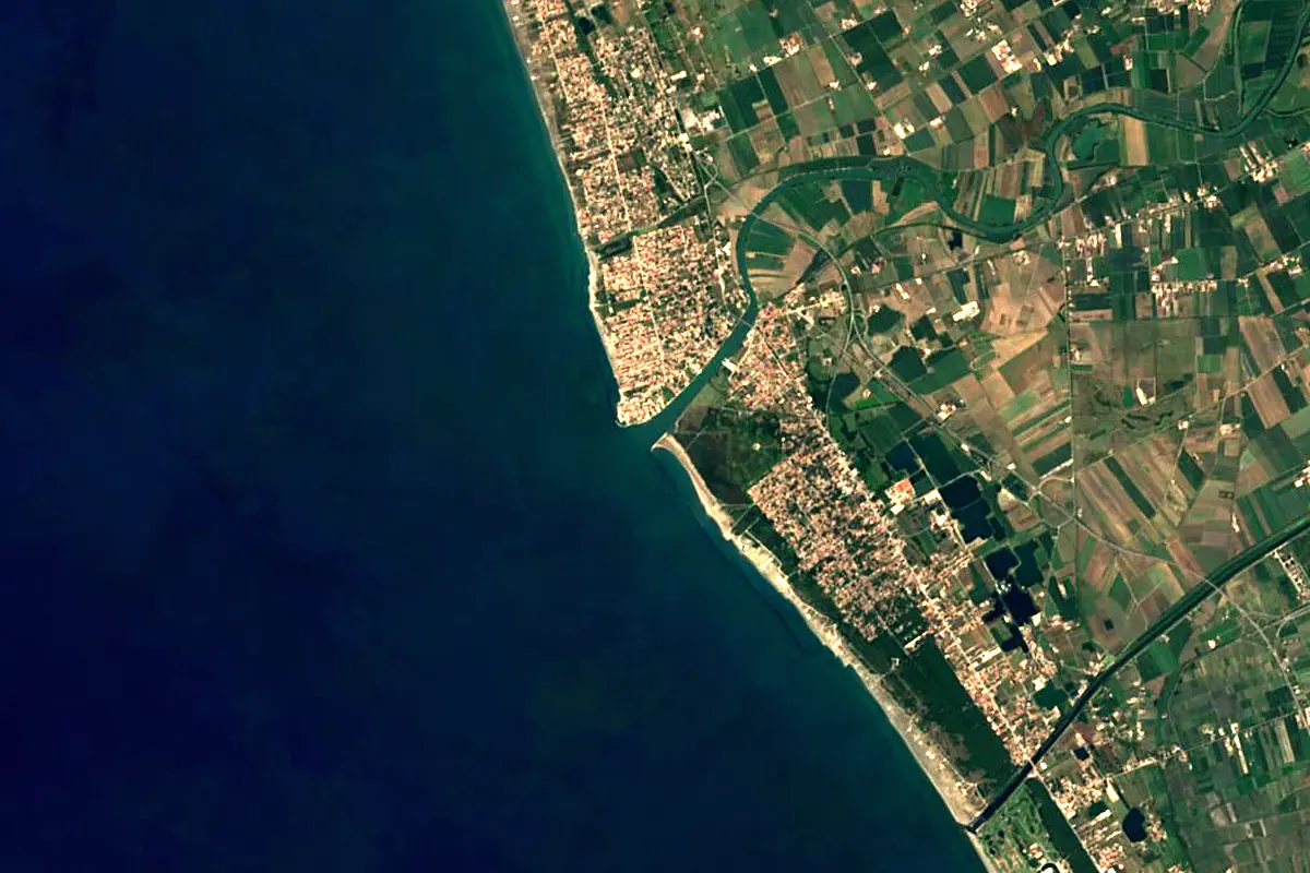 Volturno: satellite view of the mouth