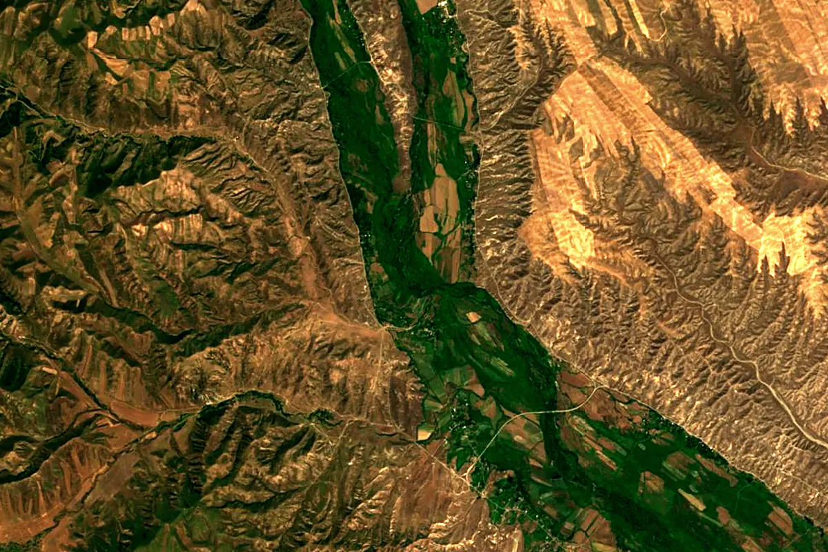 Vorotan River: satellite view of the mouth