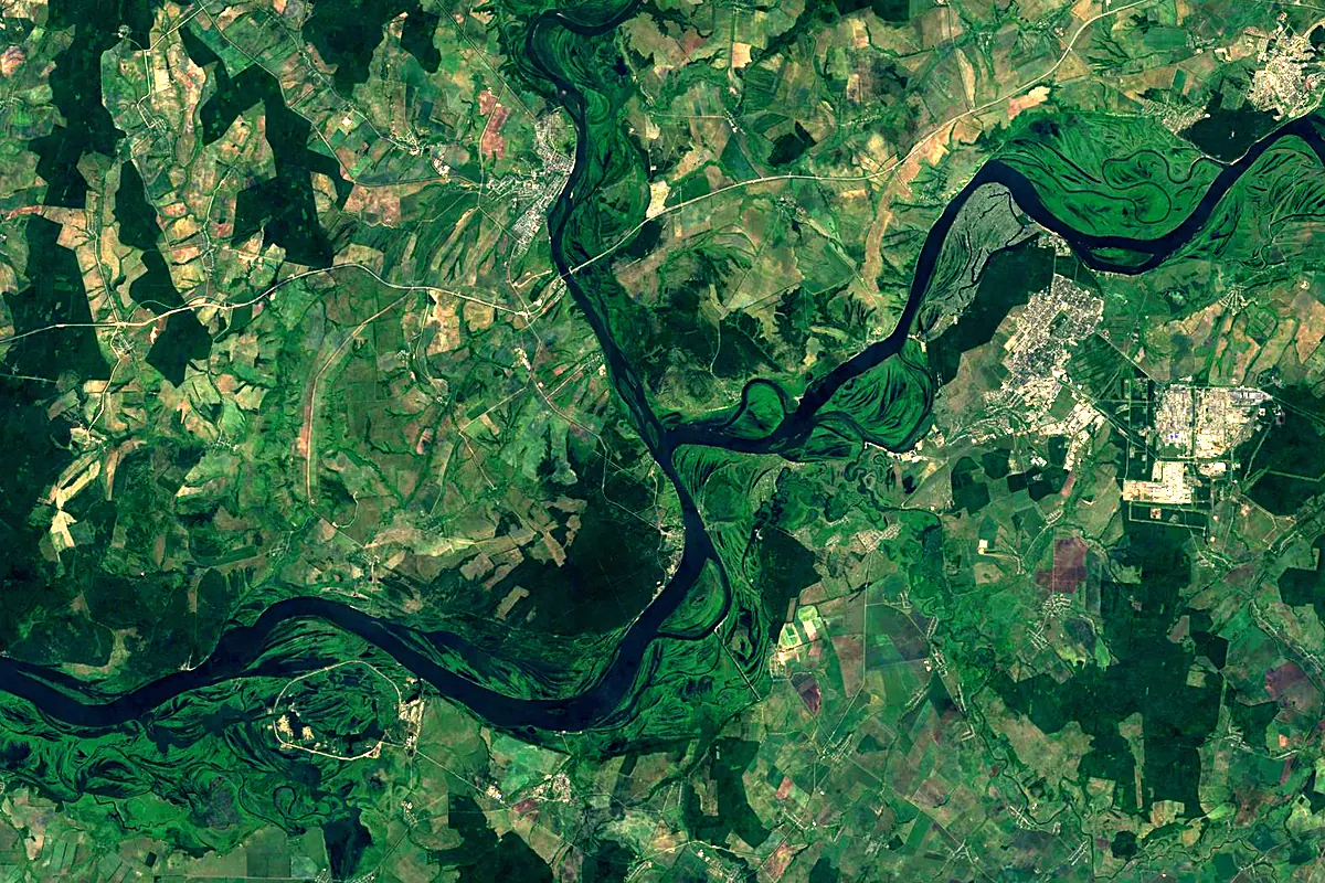 Vyatka: satellite view of the mouth