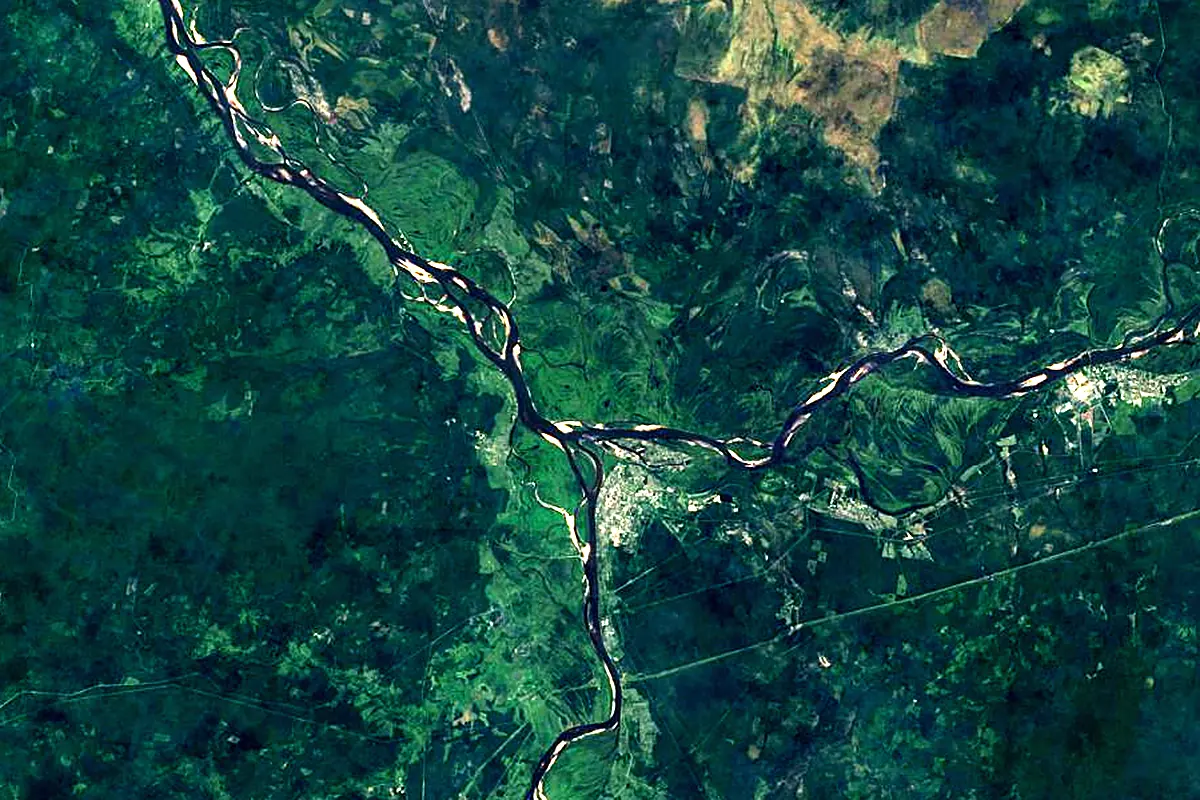 Vychegda: satellite view of the mouth