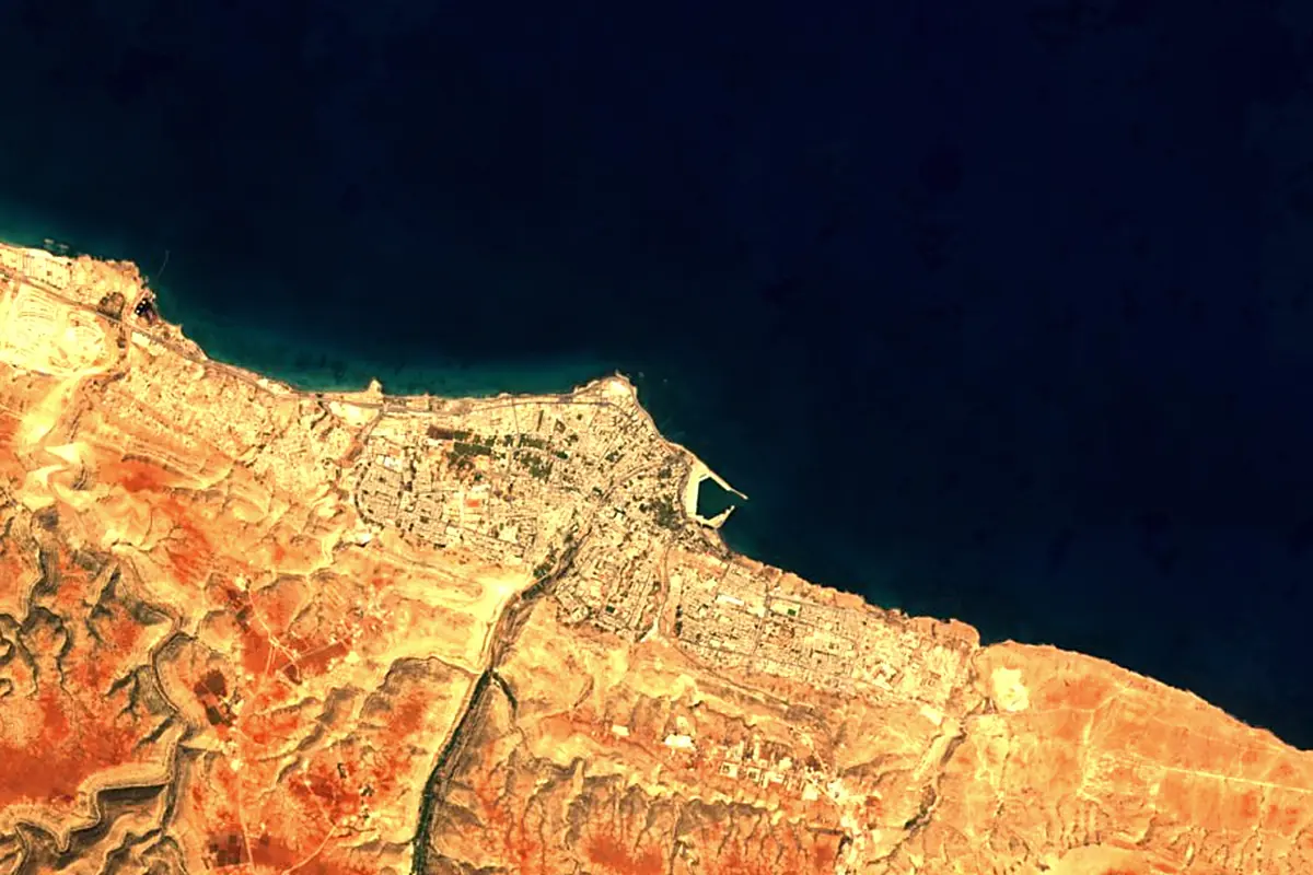 Wadi Derna: satellite view of the mouth