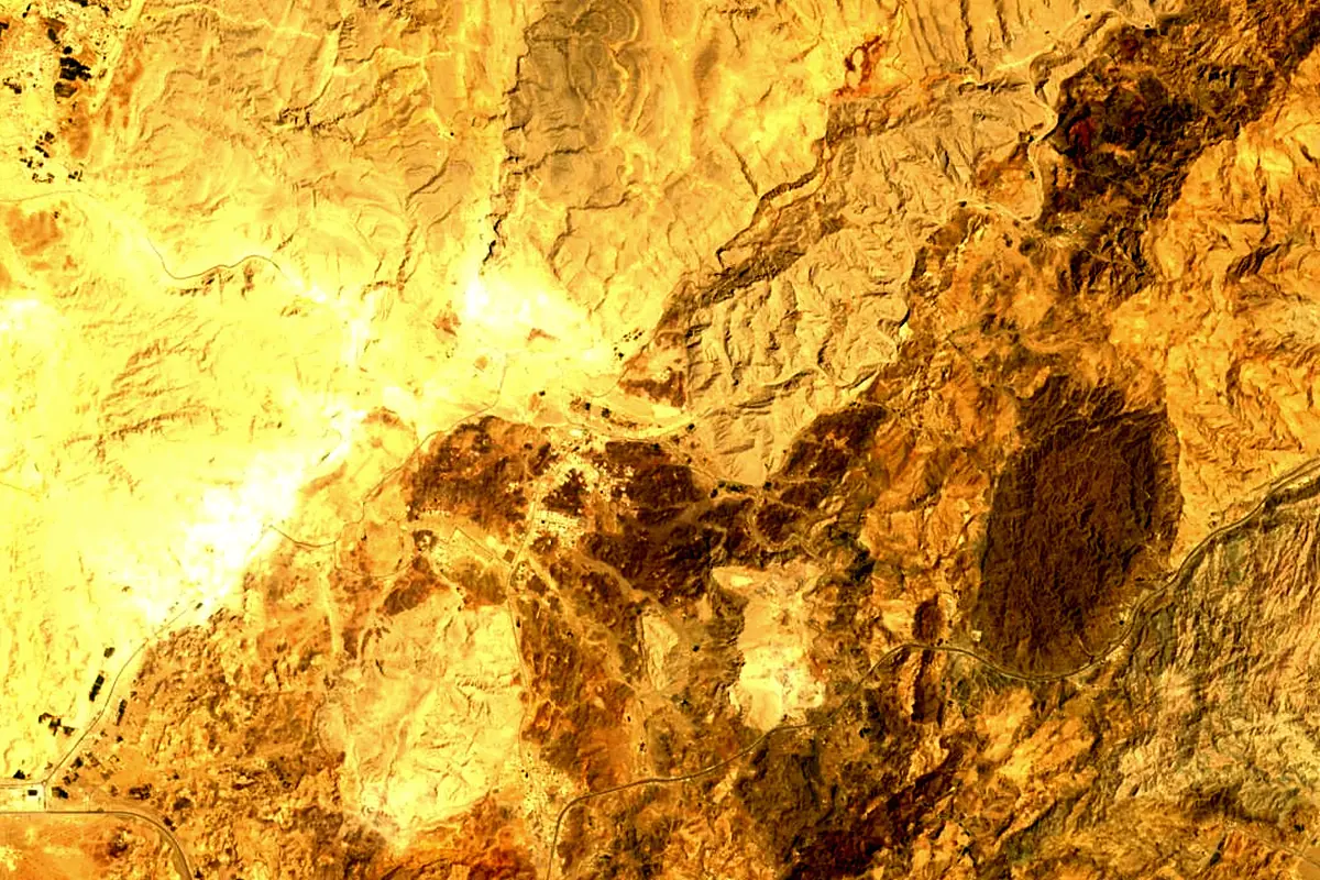 Wadi Naqab: satellite view of the source