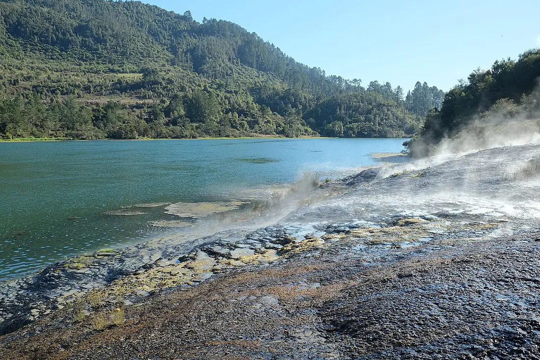 Emerald Terrace next to Waikato River at upper end of Lake Ohakuri