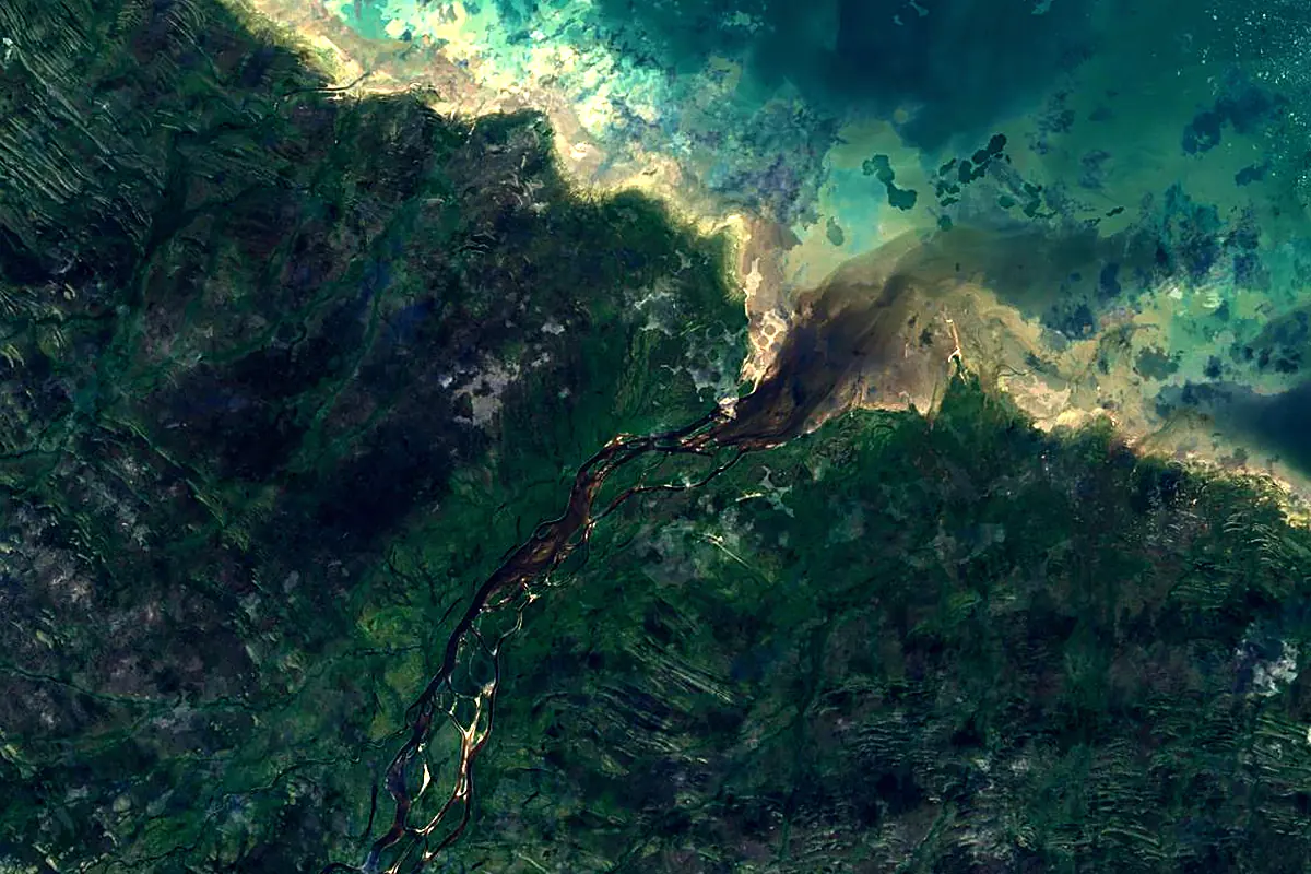Winisk River: satellite view of the mouth
