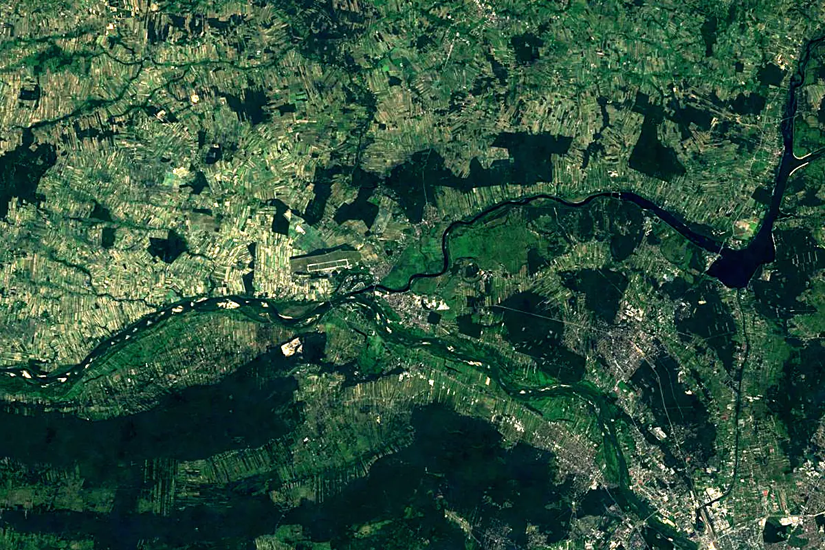 Wkra: satellite view of the mouth