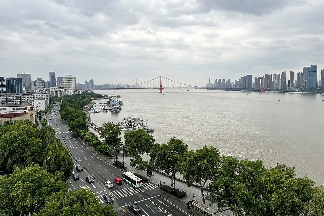 20240621 Looking south from Wuhan Yangtze River Bridge 01