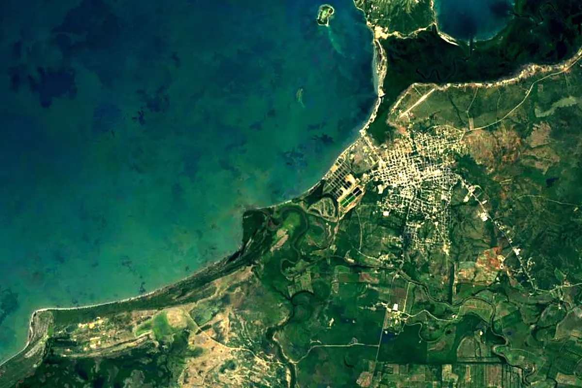 Yaque del Norte River: satellite view of the mouth