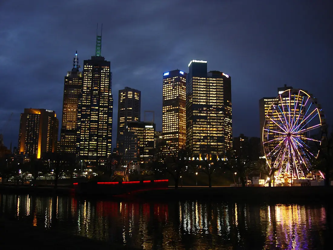 Melbourne CBD and the Yarra river at dusk - Australia