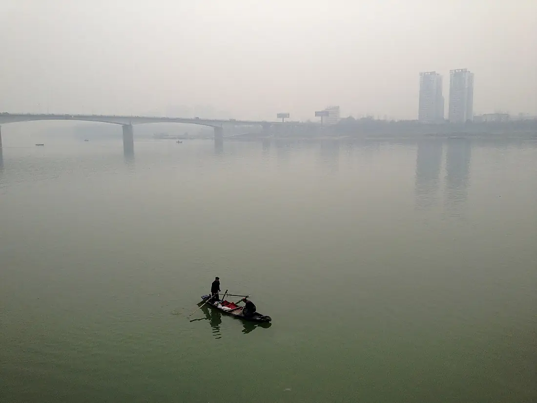Fishermen on the Yuan river in Changde