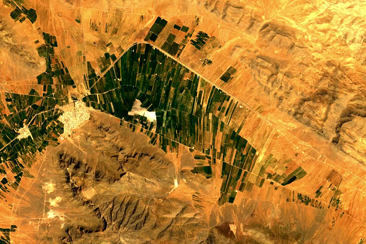 Zayandeh River: satellite view of the source